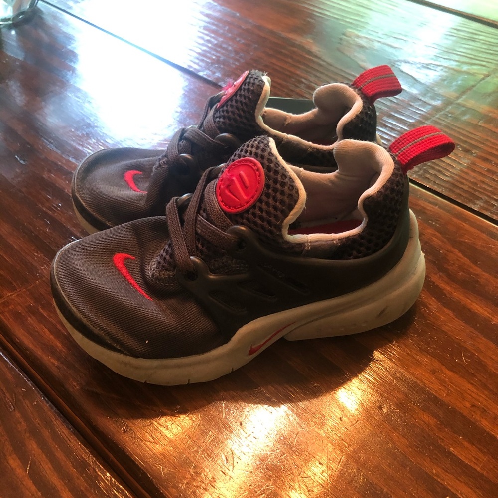 Nike Toddler sneakers 8c